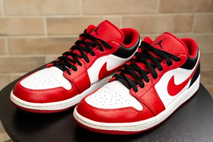 Nike Air Jordan 1 Low Reverse Bred - Tam 43