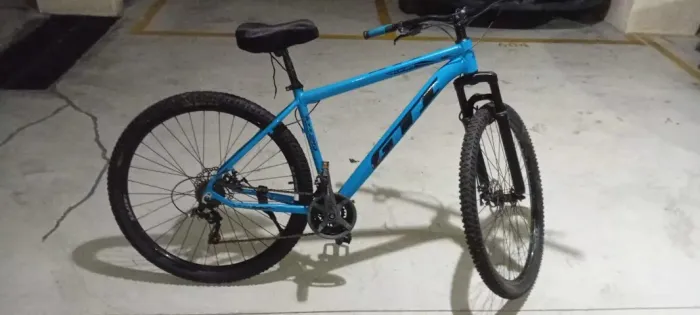 Bicicleta - Aro 29 / quadro 19, adicionei descanso, sela de gel, e bolsa para colocar ferr