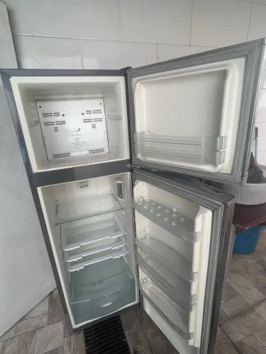 Geladeira Consul Frost Free Inox 263 Litros - CRM33 - Excelente Funcionamento