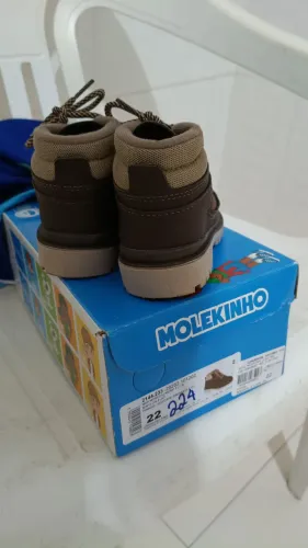 Bota pra vender só usou uma vez número 22