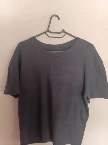 Camiseta masculina canelada. ORIGINAL YELLOW STAR. TAMANHO G. RIBANA DE ALGODÃO E ELASTANO