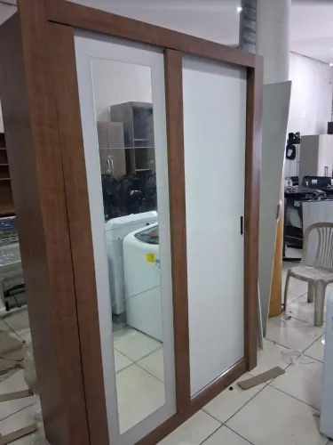 Guarda roupa de solteiro