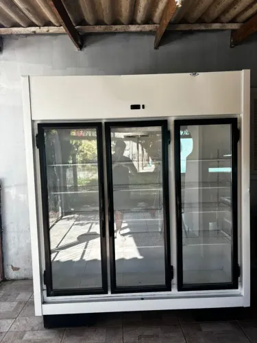 Freezer três portas