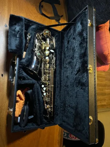 Saxofone alto Eagle SA500 BG preto Onix com chaves Laqueadas em Mib Com Case luxo