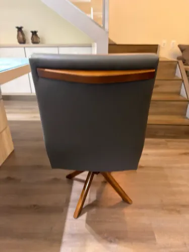 VENDO 5 CADEIRAS PARA MESA DE JANTAR