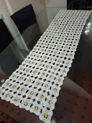Caminho de mesa crochê