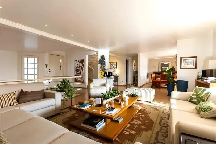 Casa à venda na Vila Sonia com 384m², 4 suítes e 3 vagas. Venha conferir!
