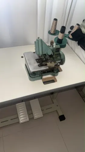 2 Máquinas de costura 