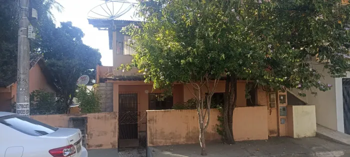 Casas a venda no BNH de cima 