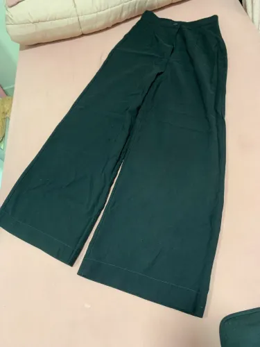 Calça preta