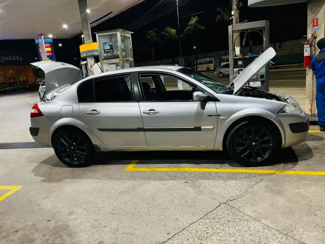 Renault Megane Sedan Dynamique Hi-flex 1.6 16V 2009