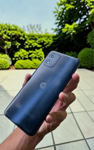 Celular moto e13