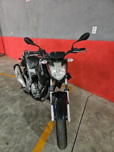 VENDO FAZER 250 MUITO NOVA