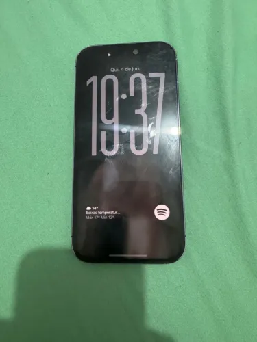 iPhone 14 Pro roxo profundo 