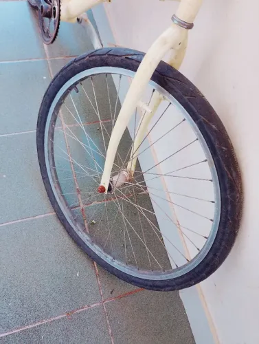Vende -se uma bicicleta comecei a montar porém desisti