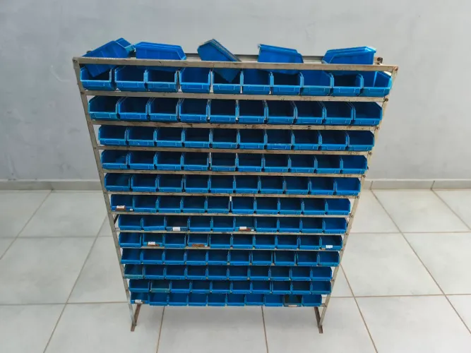 Gaveteiro estante