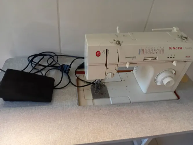 Vendo máquina de costura sinceramente facilita