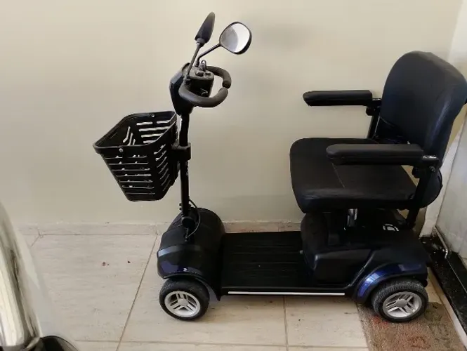 Cadeira de rodas motorizada