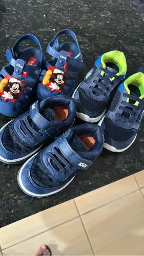 Vende lote tênis e crocs