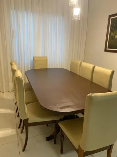 Mesa de jantar retangular madeira maciça + 8 cadeiras