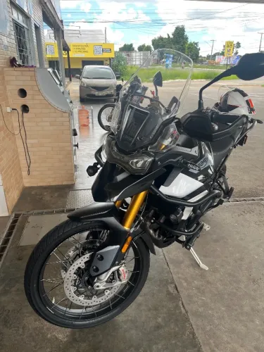 Moto  bem conservada pouco rodada