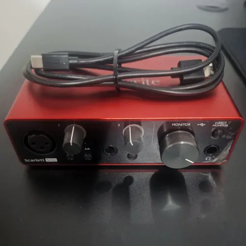 Interface de áudio Focusrite Scarlett