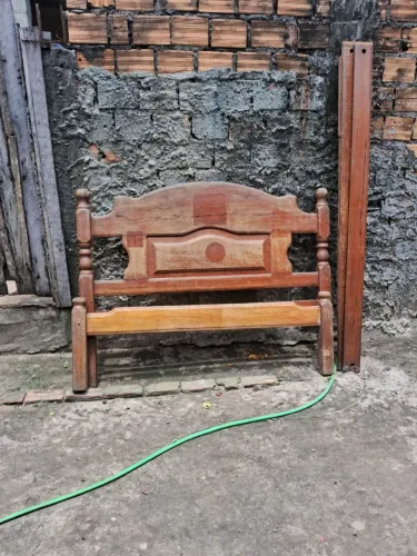 Cama de casal de angelim