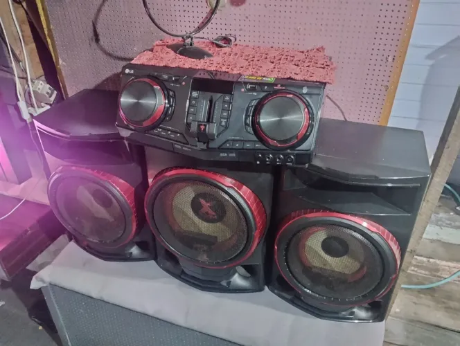 Vendo som LG CJ 88 2250 w
