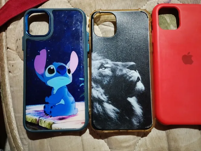 Capinhas de iPhone 11 e iPhone 12 .