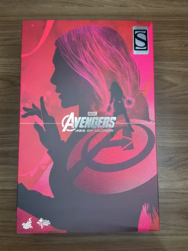 Hot Toys Scarlet Witch New Avengers Version (Age of Ultron) (Exclusive) MMS357