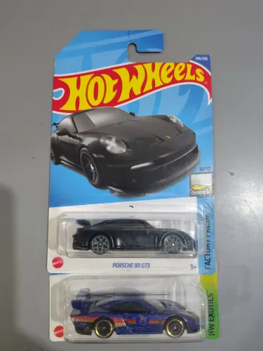 Hot Wheels Porsche 911 GT3 e porsche 935