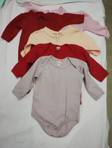 Roupas para bebê,cinco bodys manga longa,cinco manga curta e cinco calças pijama.