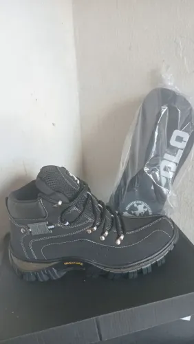 Bota com sandália tam 40 pegar havan ou posto Canaã