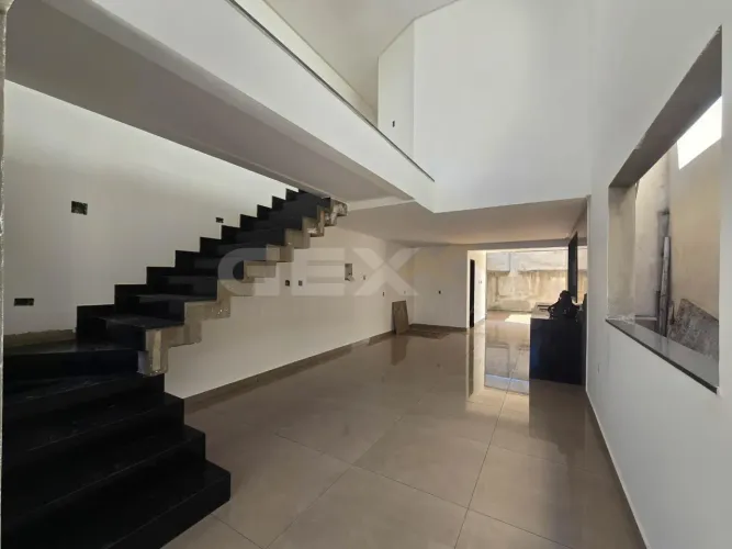 Casa à Venda com 03 Quartos no Bairro Manoel Valinhas em Divinópolis MG.