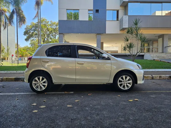 Toyota Etios X Plus 1.5 Flex 16V 5P Mec. 2019