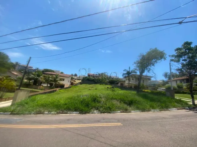 Terreno à Venda no Condomínio Moinho de Vento em Valinhos, no bairro Pinheiro.
