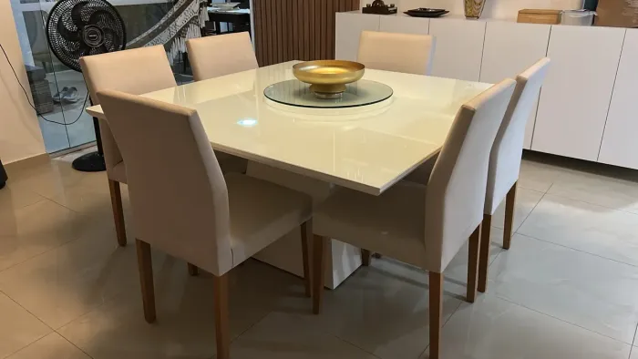 Mesa de MDF com laca