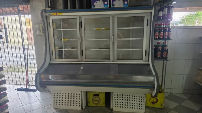 Geladeira expositora comércio 
