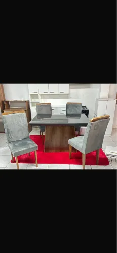 Mesa de jantar 120x90 com tampo de vidro