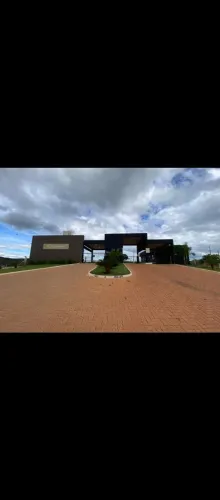 Lote no Corumbá 4 Alexânia a 100 metros da orla, condomínio médio auto padrão.