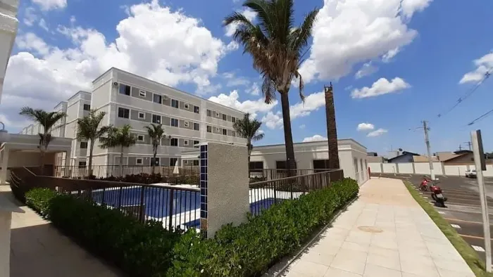 Vendo um apartamento financiado no condomínio castelo Franco