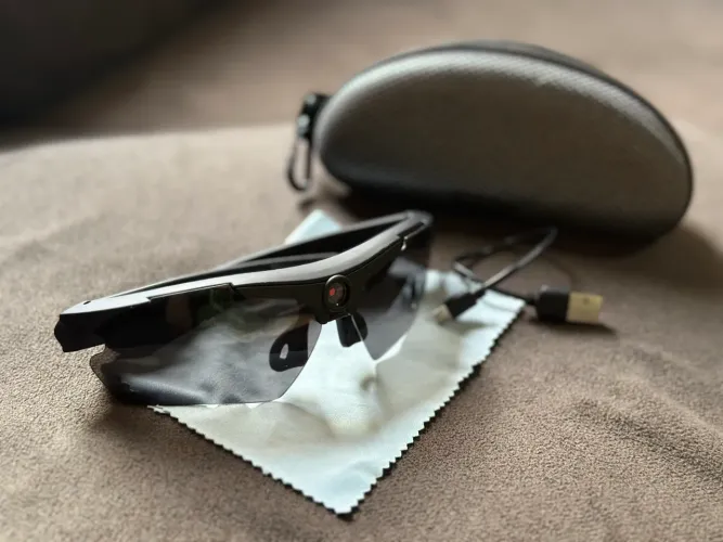 Óculos inteligente com câmera + cartão SD + estojo e cabo USB