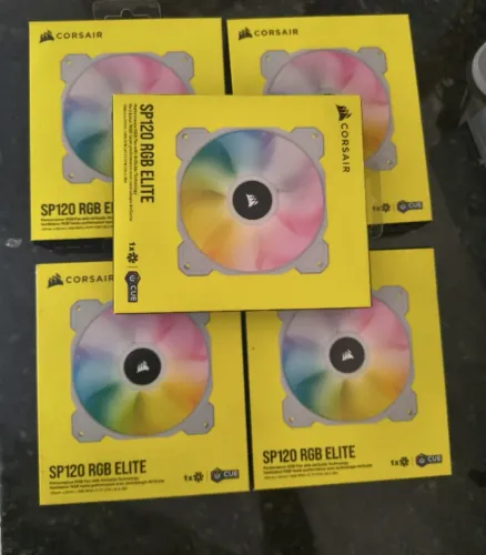 COOLER FAN CORSAIR ELITE 120MM RGB BRANCO - CO-9050136-WW + CONTROLADOR RGB CORSAIR 6 P