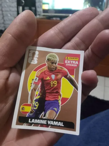 FIGURINHA LEGEND LAMINE YAMAL