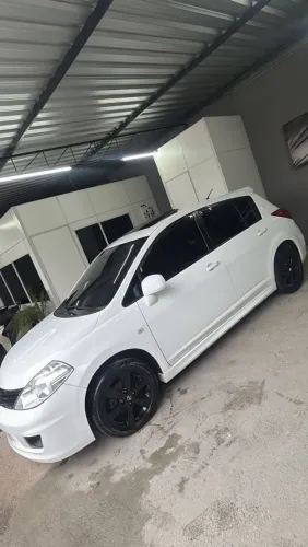 Nissan Tiida SL 1.8/1.8 Flex 16V Aut. 2013