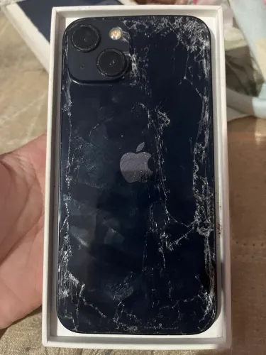 iPhone 13 para retirada de peças