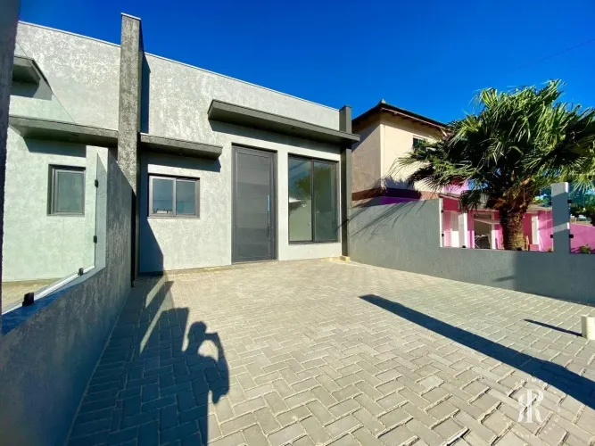 Casa nova com 3 dormitórios na praia de Imbé/RS