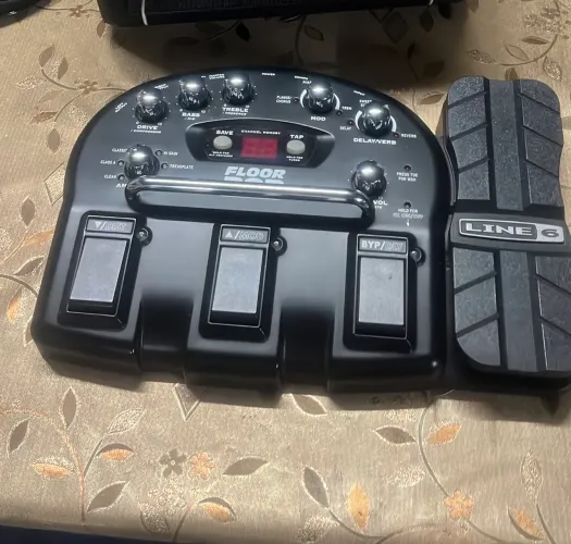 Pedaleira line 6 floor pod