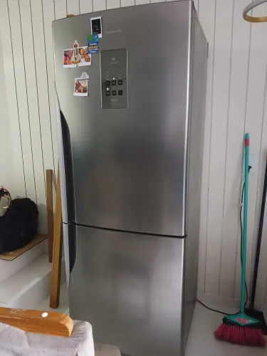 Geladeira Inox Panasonic Inverse 425L