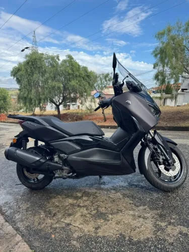 XMAX 300 Conected - Somente 2.900 KM